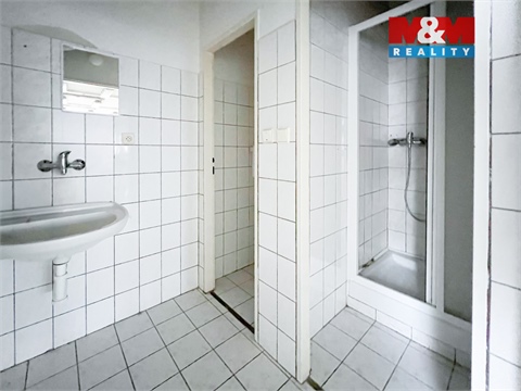 Prodej obchodních prostor, 400 m² 8