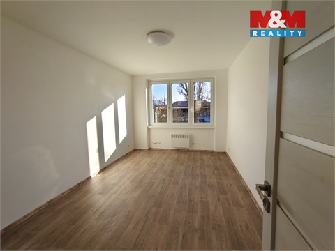 Pronájem bytu 3kk, 73 m² 38