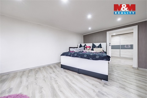 Prodej rodinného domu, 197 m² - 12