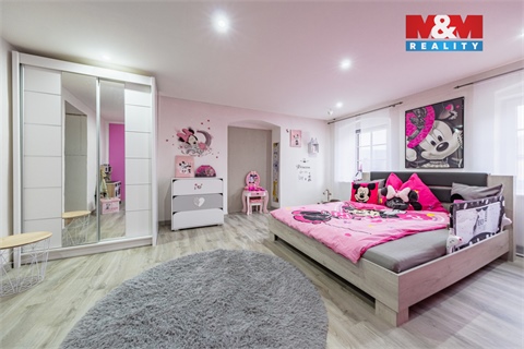 Prodej rodinného domu, 197 m² - 14