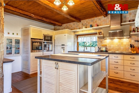 Prodej rodinného domu, 279 m² - 2