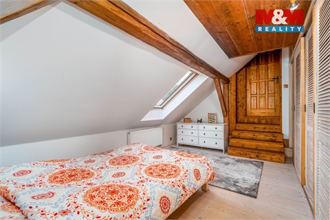 Prodej rodinného domu, 279 m² - 10