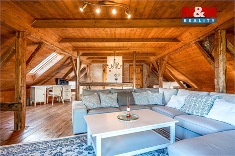 Prodej rodinného domu, 279 m² 2