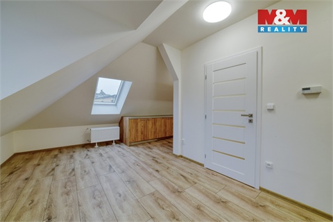 Prodej rodinného domu, 218 m² - 24