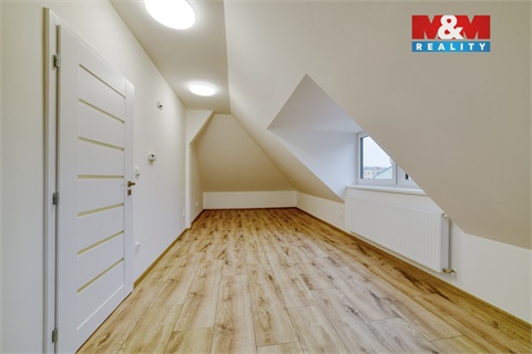 Prodej rodinného domu, 218 m² 20