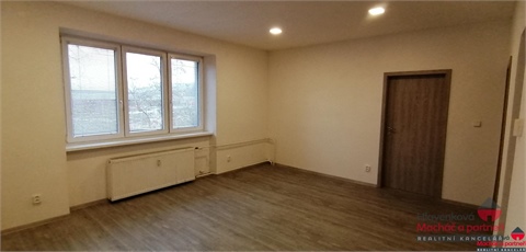 Pronájem bytu 3+1, 85 m² 0