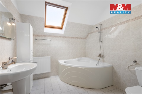 Prodej rodinného domu, 188 m² - 12