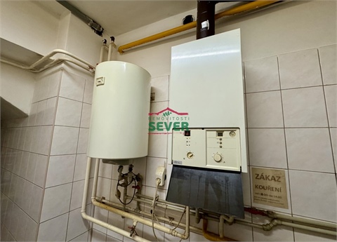 Prodej komerčního objektu, 400 m² 12