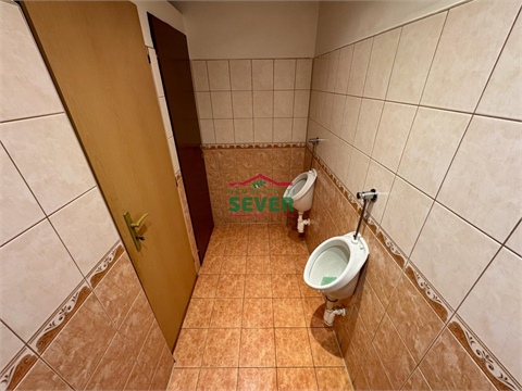 Prodej komerčního objektu, 400 m² 8