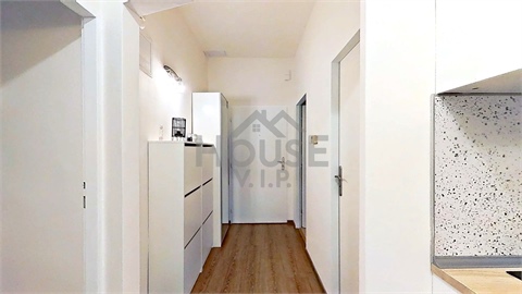 Prodej bytu 2+1, 56 m² 8