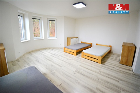 Prodej rodinného domu, 198 m² - 8