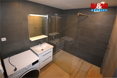 Prodej rodinného domu, 198 m² - 2