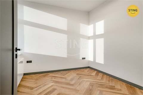 Pronájem bytu 3kk, 66 m² - 8