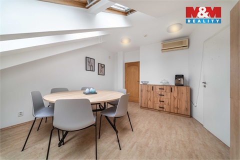 Pronájem kanceláře, 73 m² - 10