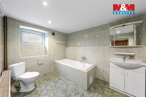 Prodej rodinného domu, 202 m² - 8