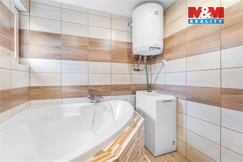 Prodej rodinného domu, 318 m² - 8