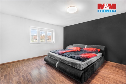 Prodej rodinného domu, 318 m² - 4