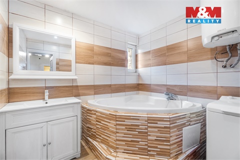 Prodej rodinného domu, 318 m² 8