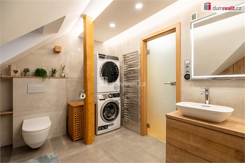 Prodej rodinného domu, 300 m² - 8