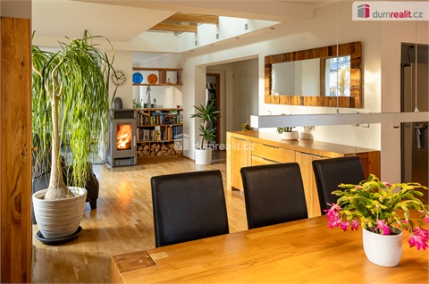 Prodej rodinného domu, 300 m² - 2