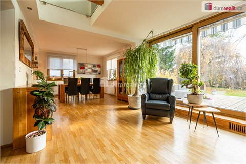 Prodej rodinného domu, 300 m² 2