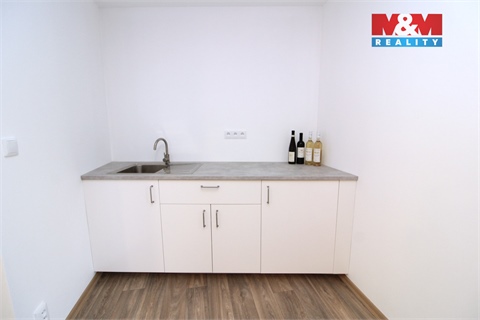 Pronájem kanceláře, 43 m² 2