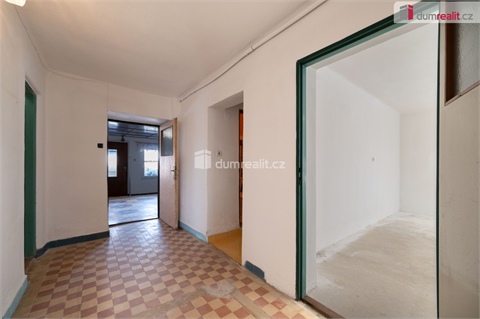 Prodej rodinného domu, 486 m² - 18