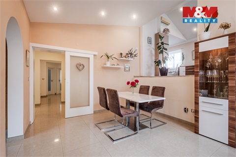 Prodej rodinného domu, 300 m² 6