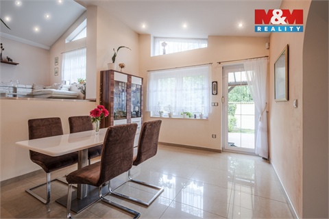 Prodej rodinného domu, 300 m² - 6