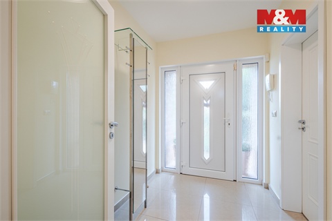 Prodej rodinného domu, 300 m² 18