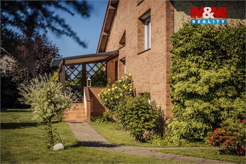 Prodej rodinného domu, 300 m² 2