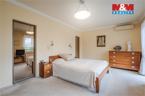 Prodej rodinného domu, 300 m² 10