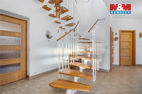 Prodej rodinného domu, 248 m² 8