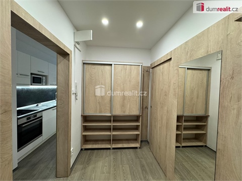 Pronájem bytu 3+1, 81 m² 0