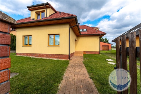 Prodej rodinného domu, 191 m² 2