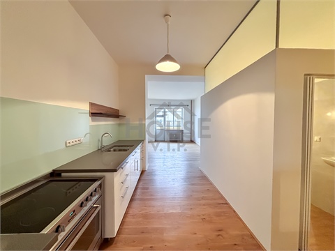 Prodej bytu 3kk, 71 m² - 28