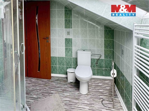 Prodej rodinného domu, 210 m² - 24