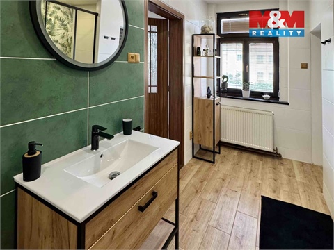 Prodej rodinného domu, 210 m² 20