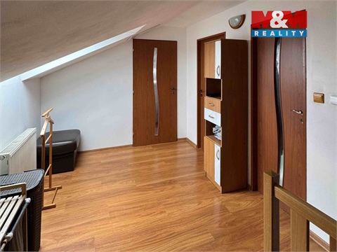 Prodej rodinného domu, 210 m² 24