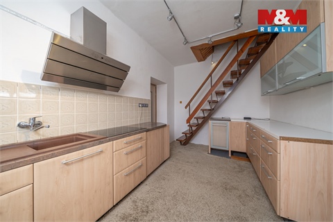 Prodej stavebního pozemku, 1 643 m² 8