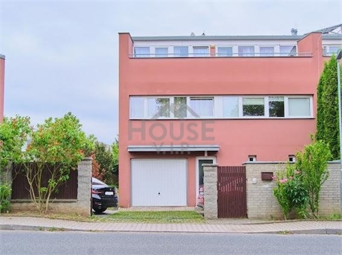 Prodej rodinného domu, 230 m² 0