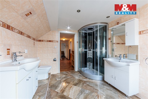 Prodej rodinného domu, 298 m² - 2