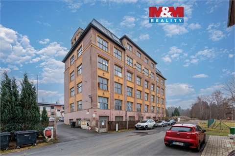 Prodej komerčního objektu, 2 400 m² 0