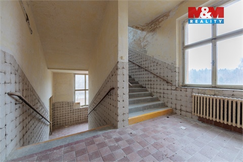 Prodej komerčního objektu, 2 400 m² 20