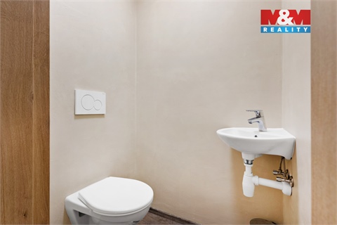 Prodej obchodních prostor, 600 m² 22