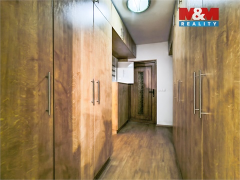 Prodej rodinného domu, 375 m² - 16