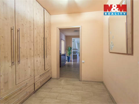 Prodej rodinného domu, 375 m² 4