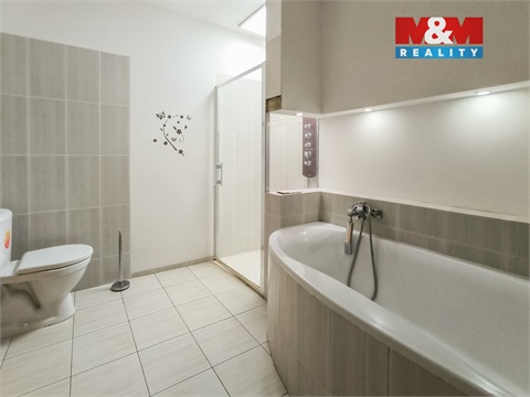 Prodej rodinného domu, 375 m² 2