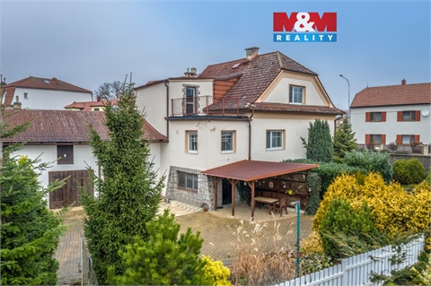Prodej rodinného domu, 272 m² 0