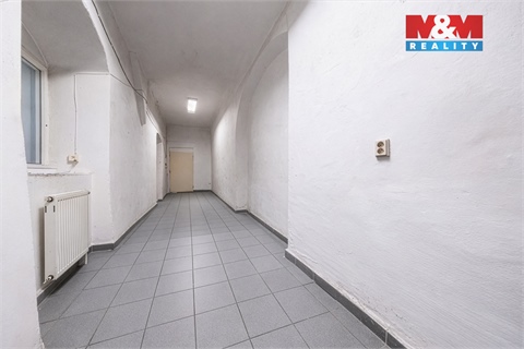 Prodej obchodních prostor, 691 m² 10